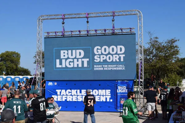 Considerations and Safety Measures for Renting Outdoor LED Displays